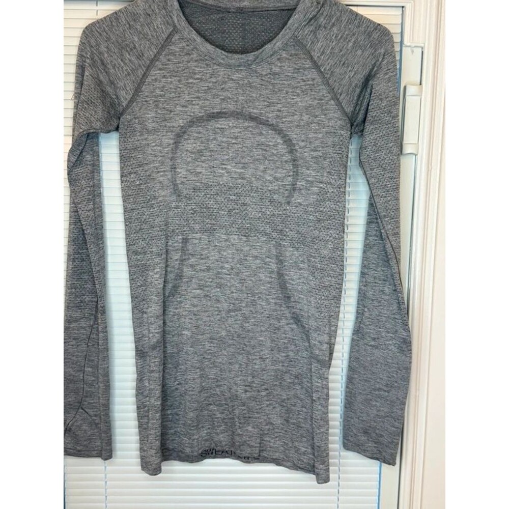 Lululemon Swiftly Tech Gray Long Sleeve Athletic Top – Estimated Size 2